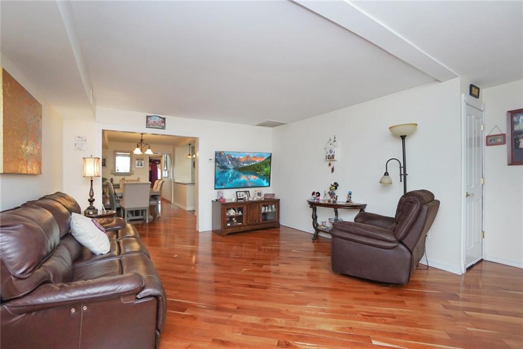 1416 80th Dyker Heights 11228 New York photo